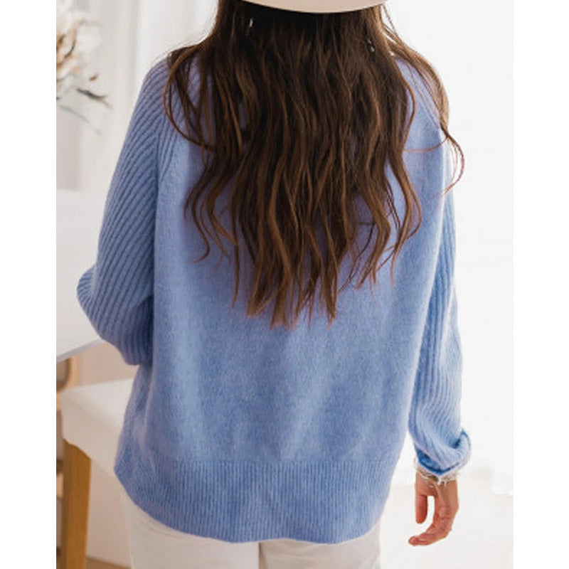 "European Milk Blue Sweater – Casual Chic Knitwear with Round Collar & Long Sleeves!"